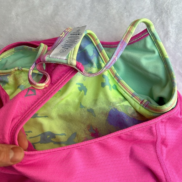 Ivivva by lululemon tank with racer back size 10 pink and mint green - Picture 4 of 5